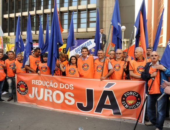 protestos força