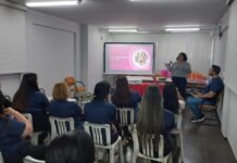 Outubro Rosa: Funcionárias em conscientização e informação