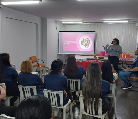 Outubro Rosa: Funcionárias em conscientização e informação