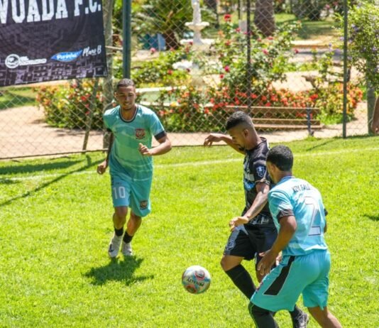 Revoada F.C. faz bonito em Campeonato
