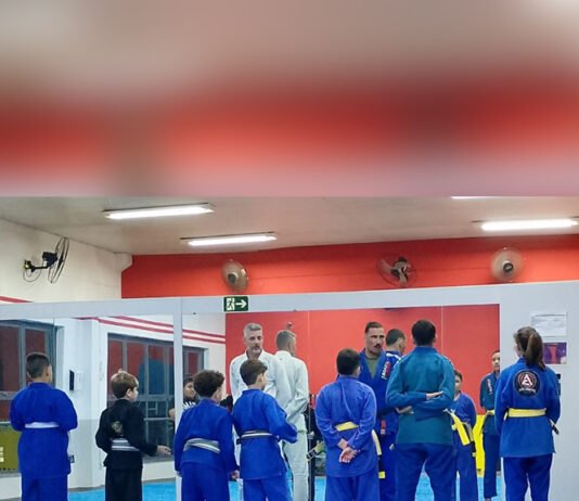 Jiu-Jitsu tem entrega da conquista de grau