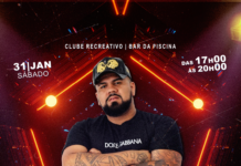 Bruno Borba toca no bar da piscina