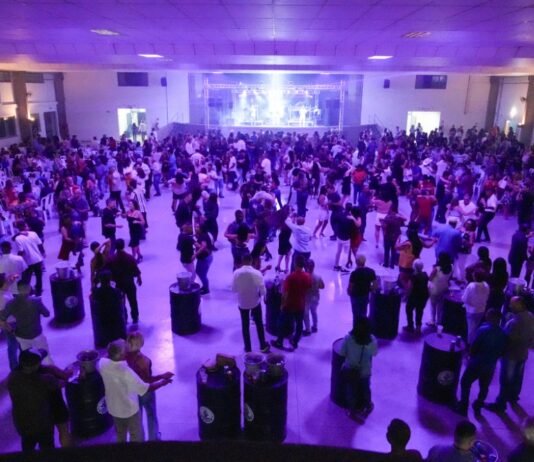 Veja as fotos do Sind Forró com a Banda Chapadão