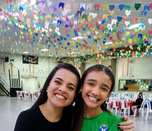 Ginasta Ana Luiza de Oliveira conquista o 3° lugar no Individual do Aparelho Maças nos Regionais