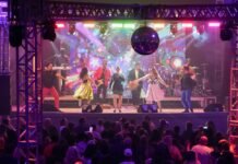 Sind Flash com a Banda Celebration e DJ Jhony