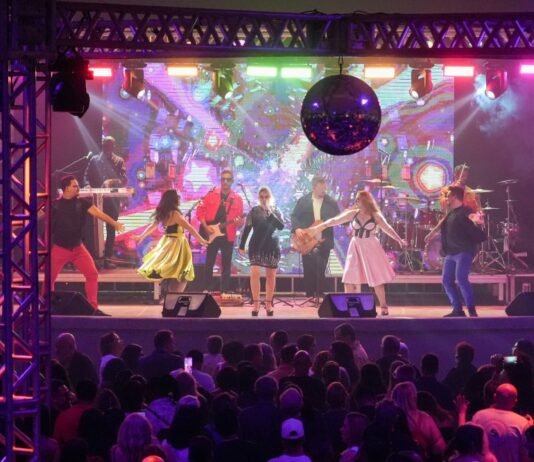 Sind Flash com a Banda Celebration e DJ Jhony